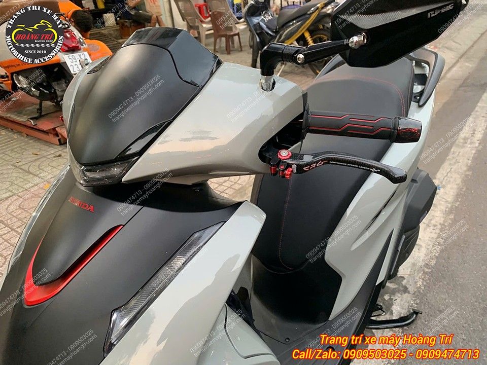 Tổng thể dàn đầu SH 2026 nổi bật cùng tay thắng CRG Carbon và gương kiểng
