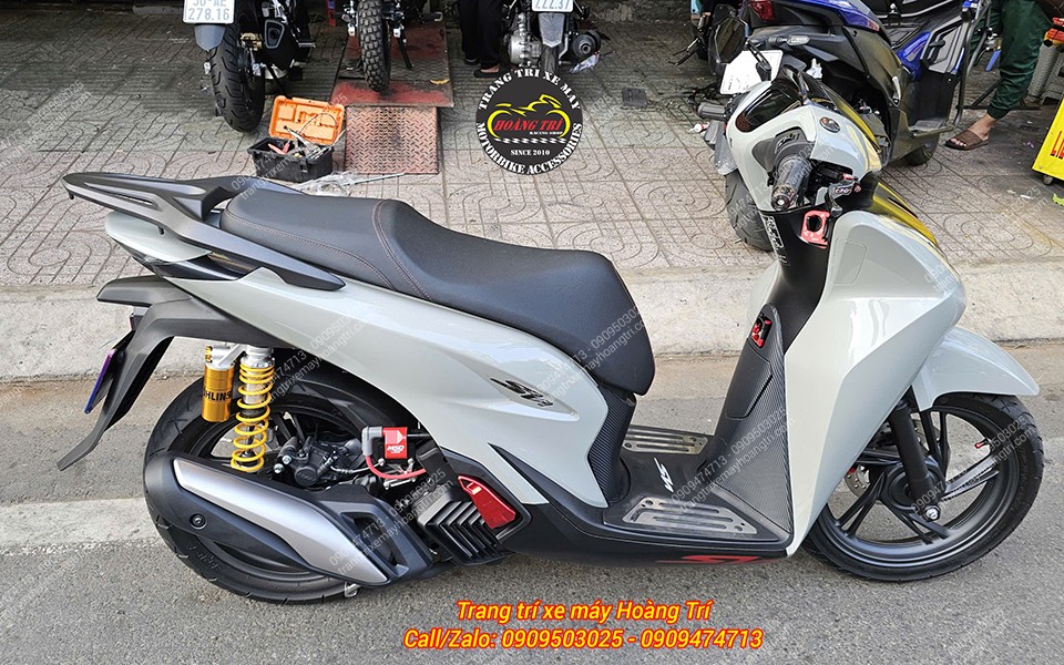 Tổng thể SH 2026 phối màu xám nổi bật cùng nhiều món đồ chơi nâng cấp thực tế