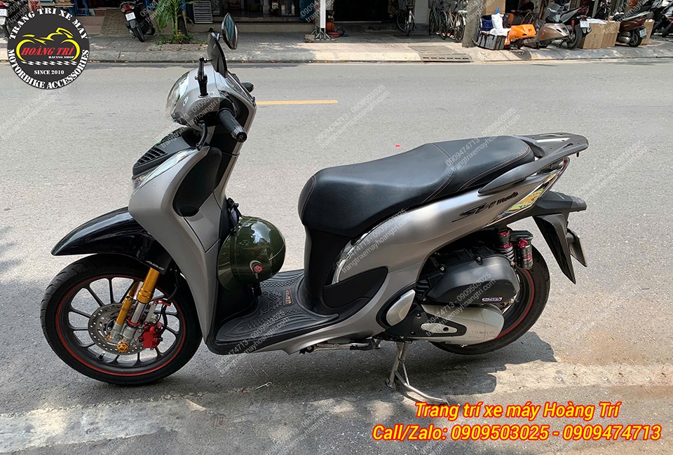 Góc nhìn tổng thể thân xe SH Mode 2023 được trang bị phuộc trước Kingham tạo phong cách hiện đại
