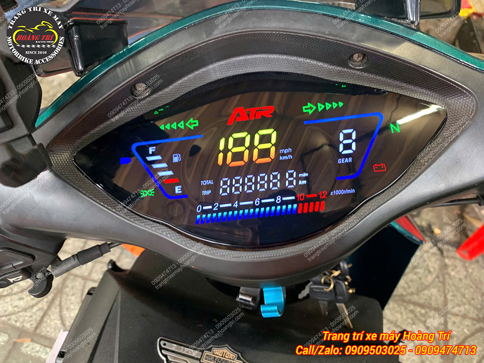 Đồng hồ điện tử ATR cho Wave RS với hiệu ứng chào trên đồng hồ trông rất hiện đại