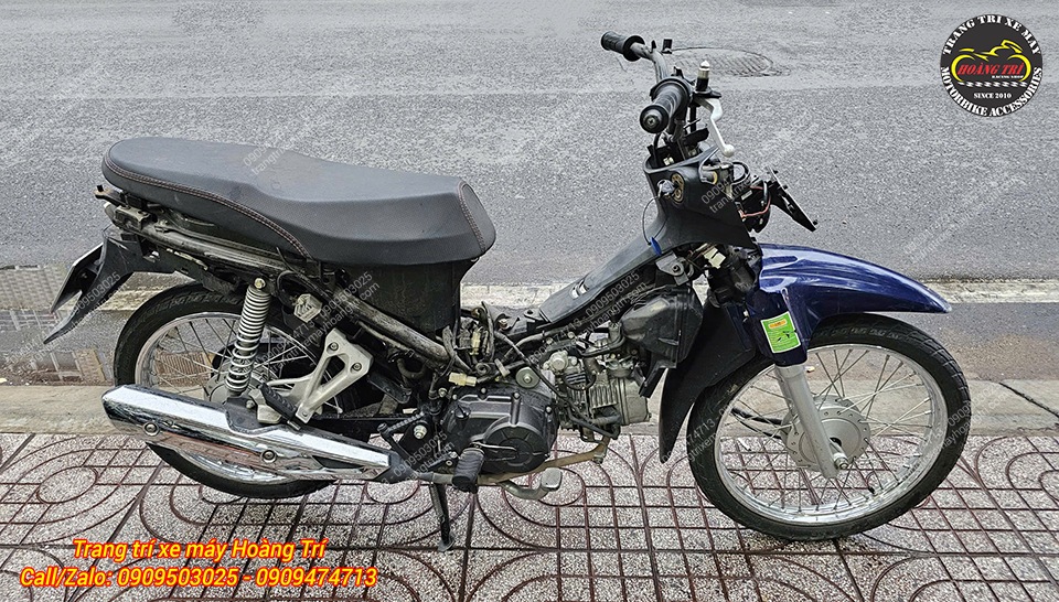 Wave A 110 lộ rõ khung xe và động cơ nguyên bản trước khi nâng cấp full option