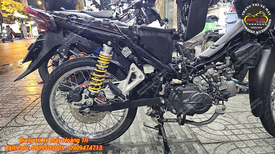 Tổng thể Wave A nâng cấp phuộc Ohlins nổi bật cùng ngoại hình cứng cáp thể thao hơn
