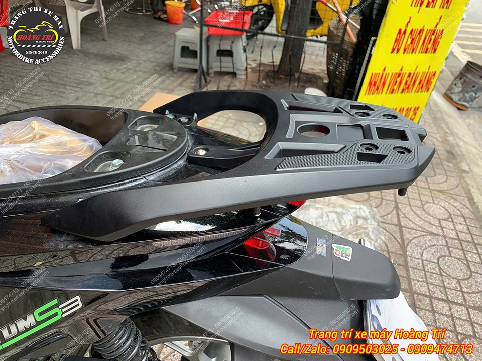 View ngang của baga trông phần đuôi Datbike Quantum cân đối và thể thao hơn đáng kể
