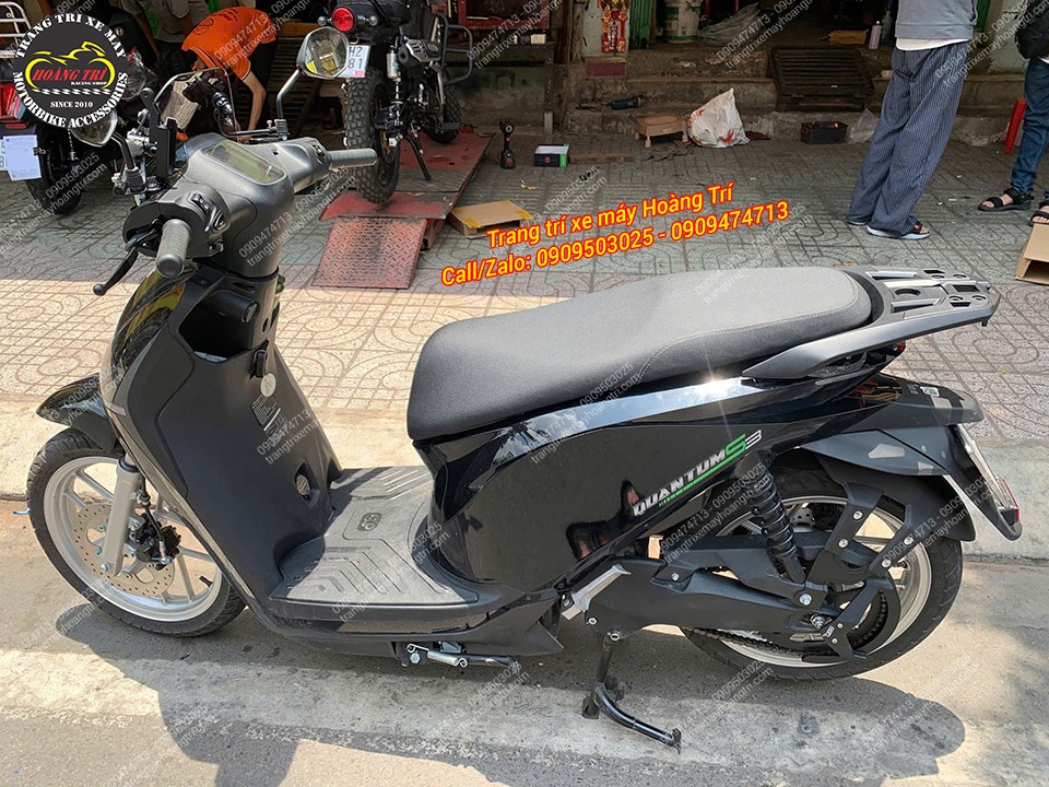 Datbike Quantum nổi bật hơn với baga sau LBS kiểu Sh 300i mang phong cách thể thao hiện đại