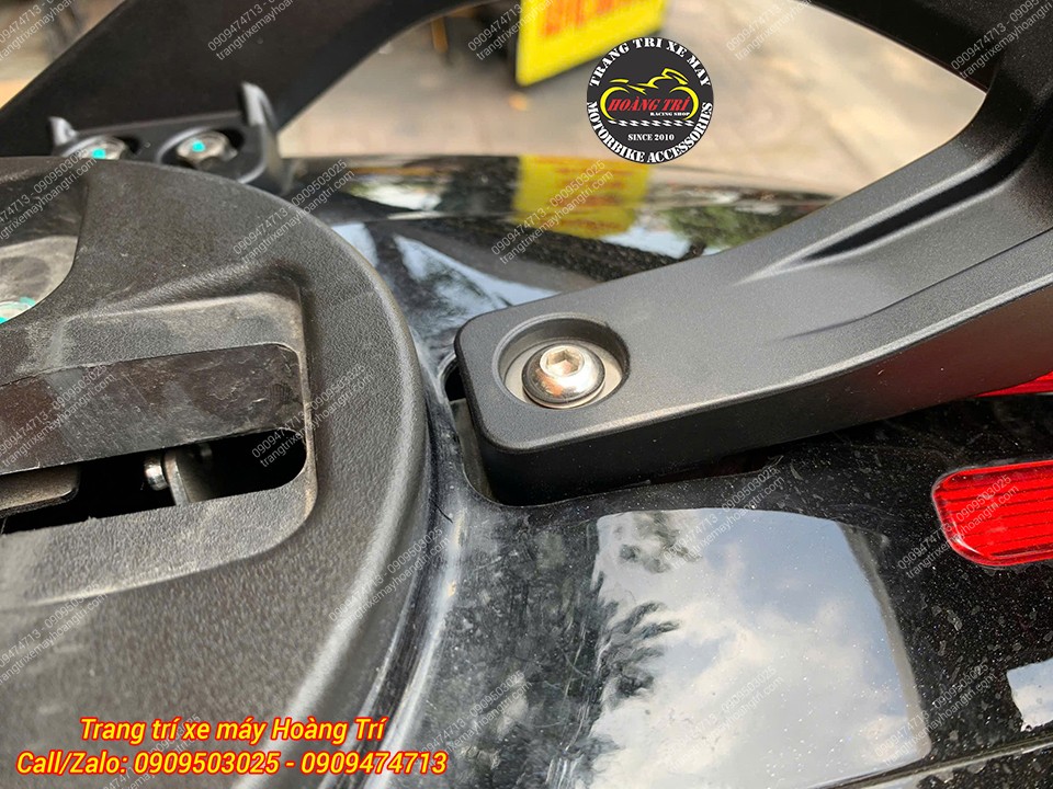 Chi tiết vị trí bắt ốc của baga sau LBS lắp chuẩn cho xe Datbike Quantum nguyên bản