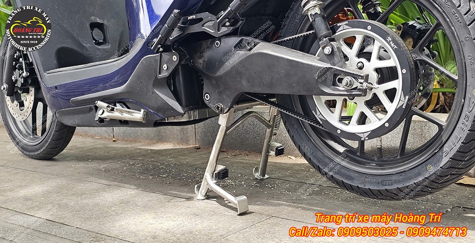 Chân chống đứng inox Datbike Quantum hỗ trợ dựng xe ổn định hơn trên mặt đường bằng phẳng