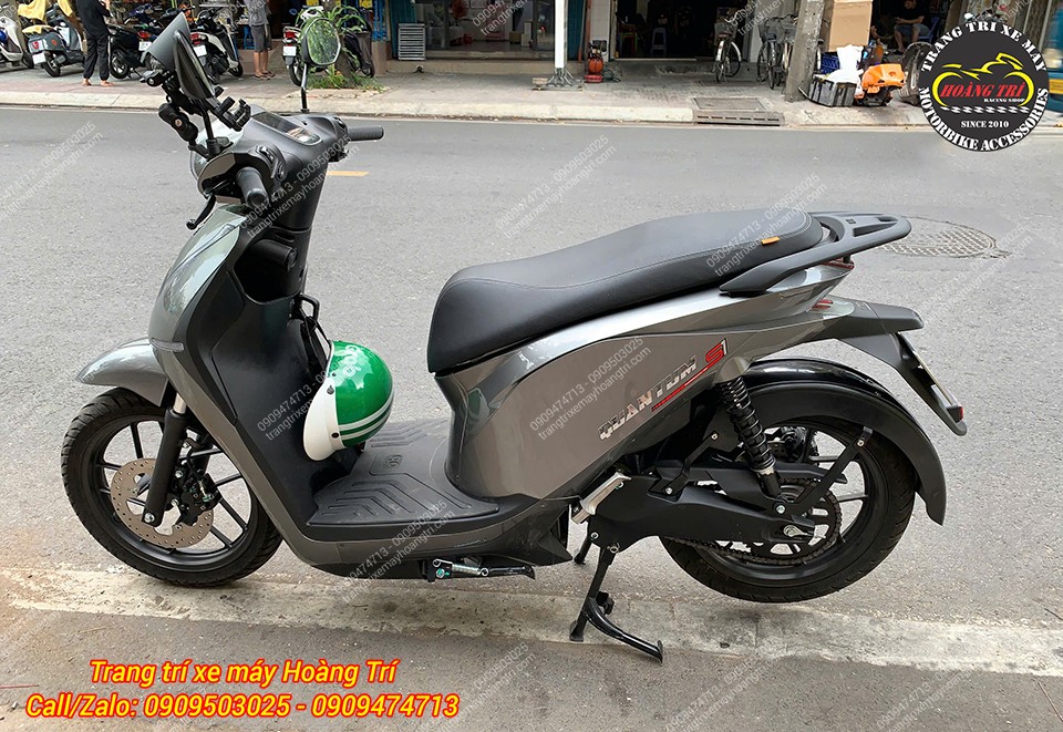 Tổng thể xe Quantum S1 sau khi lắp chắn bùn nguyên khối nhìn gọn gàng và hoàn thiện
