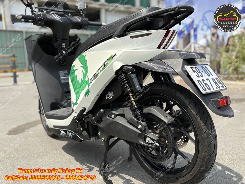 Gác chân phụ Datbike Quantum màu đen mang đến vẻ ngoài đồng bộ với dàn chân xe