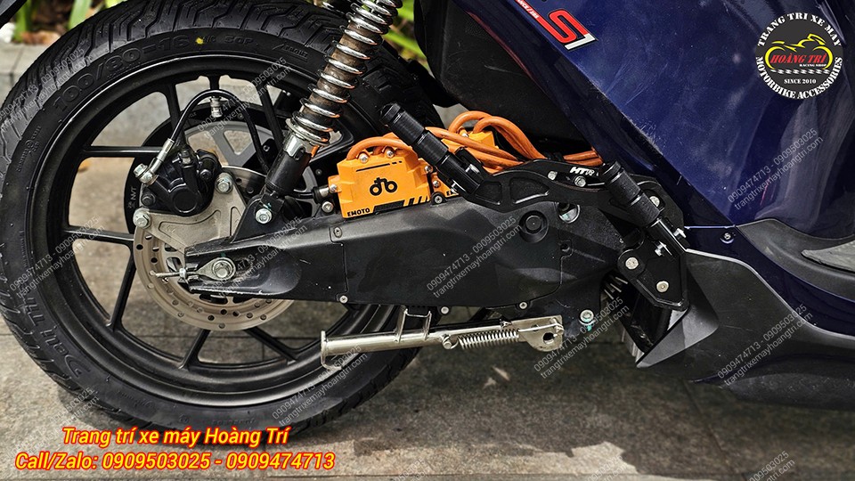 Trang bị gác chân phụ HTR Datbike Quantum giúp hai người ngồi sau thoải mái để chân hơn