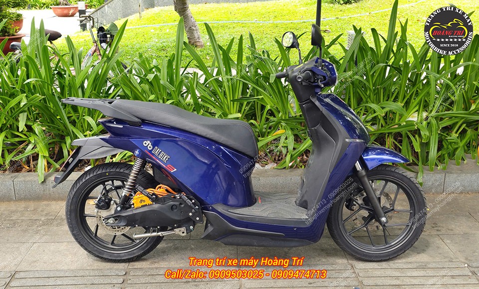 Góc chụp toàn xe Datbike Quantum cùng gác chân phụ HTR tăng thêm tiện ích sử dụng