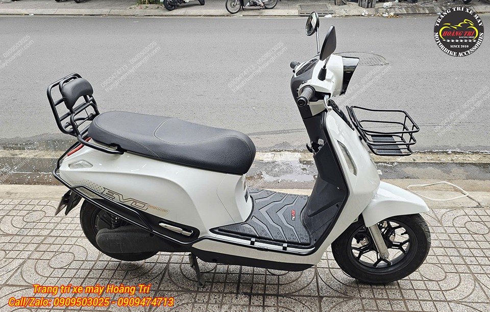 Vinfast EVO nâng cấp khung bảo vệ kết hợp rổ trước giúp xe nổi bật và tiện ích hơn