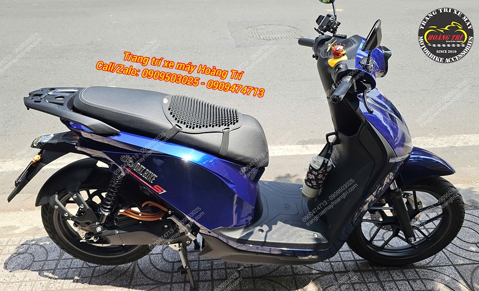Tổng thể Datbike Quantum xanh sau khi lắp ốp nối dài dè tạo cảm giác liền lạc hơn