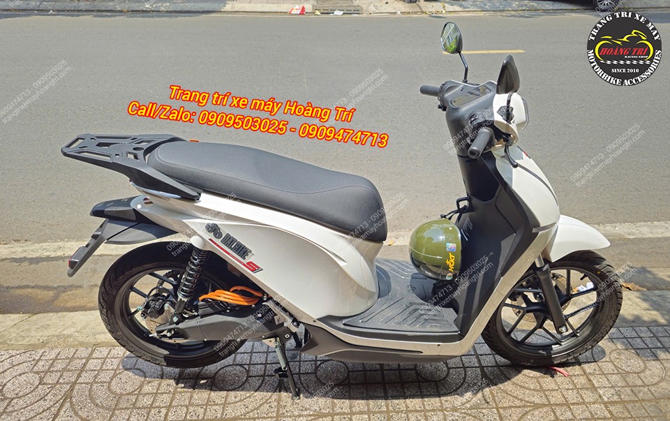 Quantum S1 trang bị baga sau nhôm đúc hỗ trợ gắn thêm thùng tiện lợi di chuyển xa