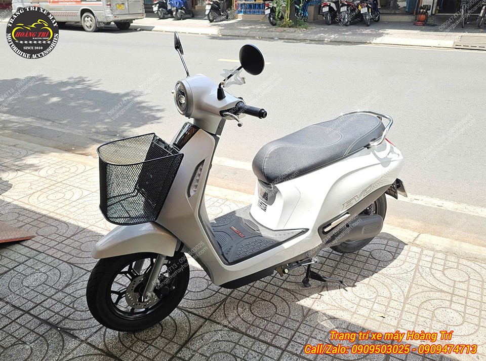 Tổng thể VinFast Evo Grand trang bị rổ trước giúp tăng tiện ích sử dụng