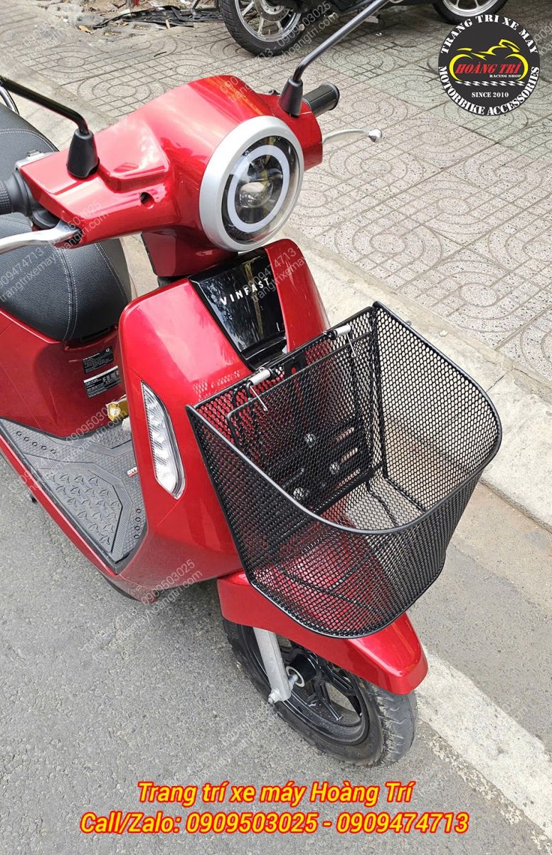 Thiết kế rổ trước EVO Max rộng rãi có nắp đậy phù hợp đựng nhiều vật dụng không lo bị rớt