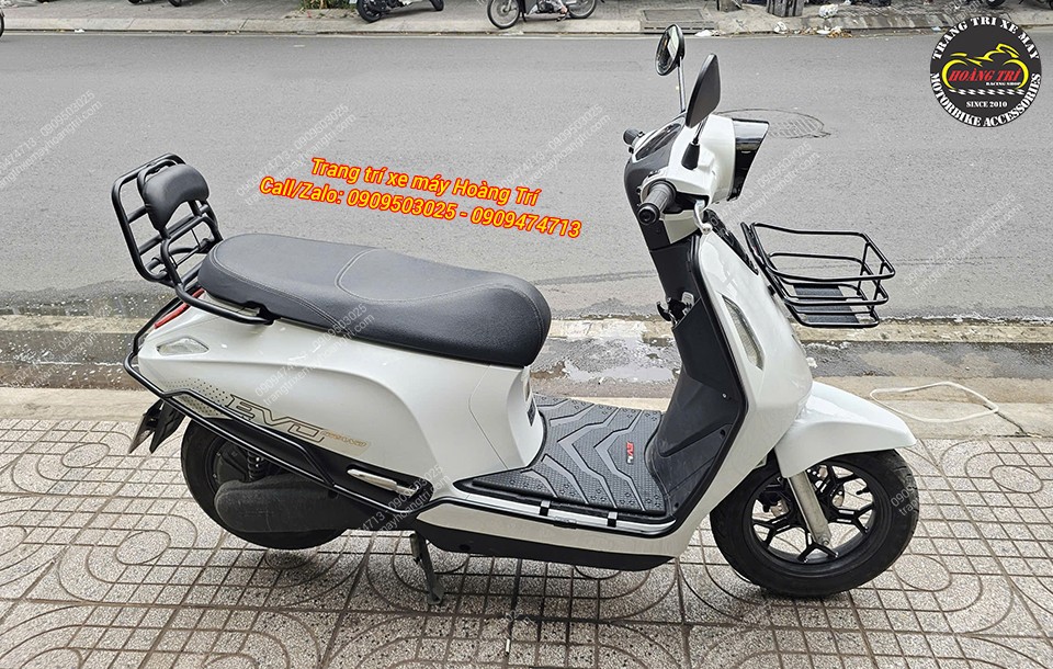 Không chỉ vậy, anh khách còn nâng cấp nhiều phụ kiện khác mang đến vẻ ngoài cá tính