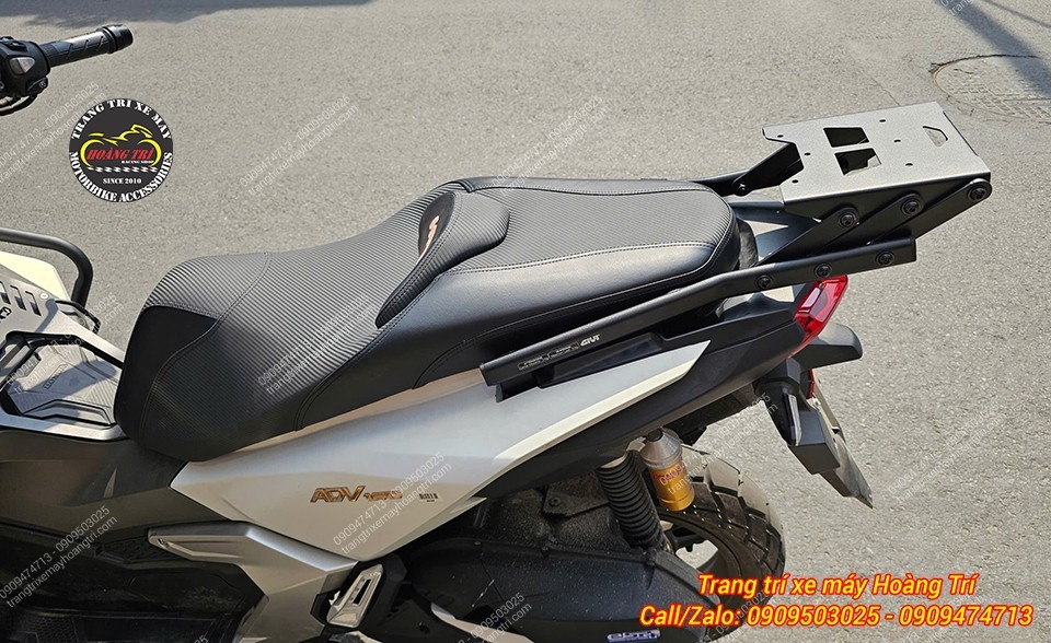 Cận cảnh baga trượt Givi MF lắp gọn gàng, giữ nguyên thẩm mỹ tổng thể xe