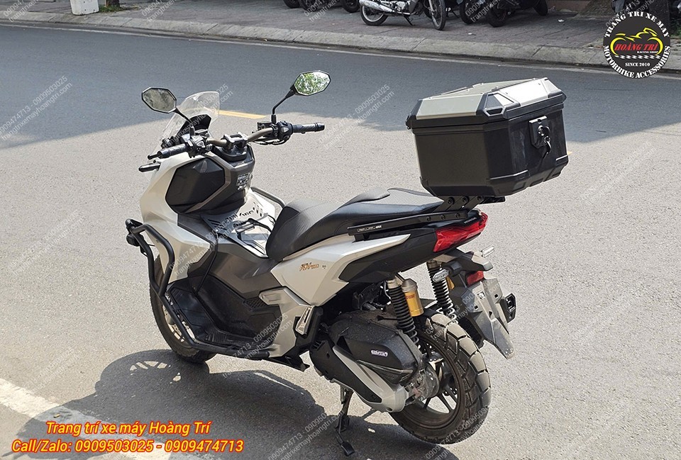 Kết hợp thùng sau Givi U37A+ cùng baga trượt Givi MF tăng tiện ích khi đi xa