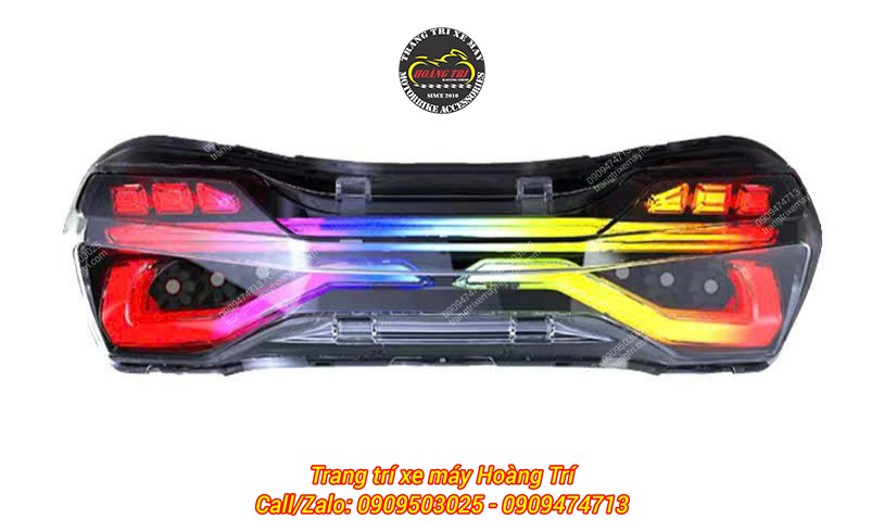 Cận cảnh cụm đèn hậu LED Audi Shark Power ADV 150/160 phát sáng nổi bật với dải LED cá tính