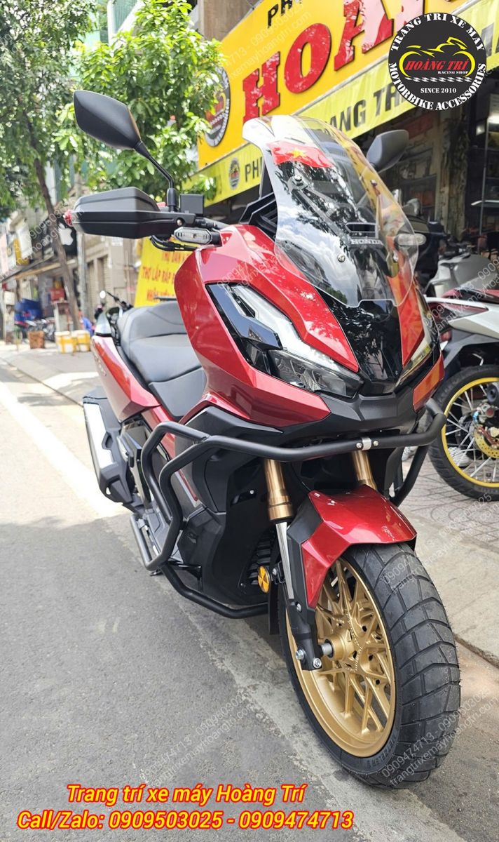 Khung chống đổ NCL hài hòa tổng thể, tăng vẻ mạnh mẽ cho ADV 350