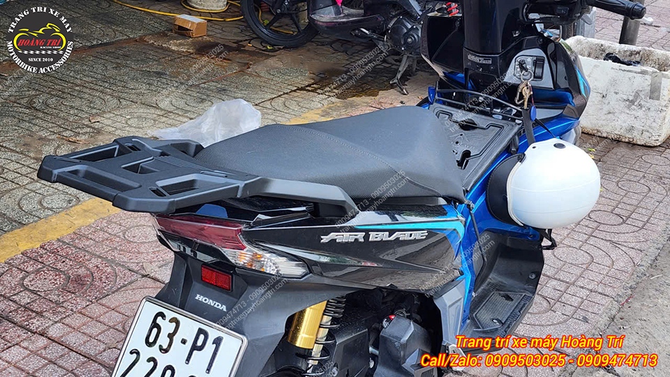 Góc nhìn phía sau làm nổi bật kiểu dáng ADV mạnh mẽ trên Airblade