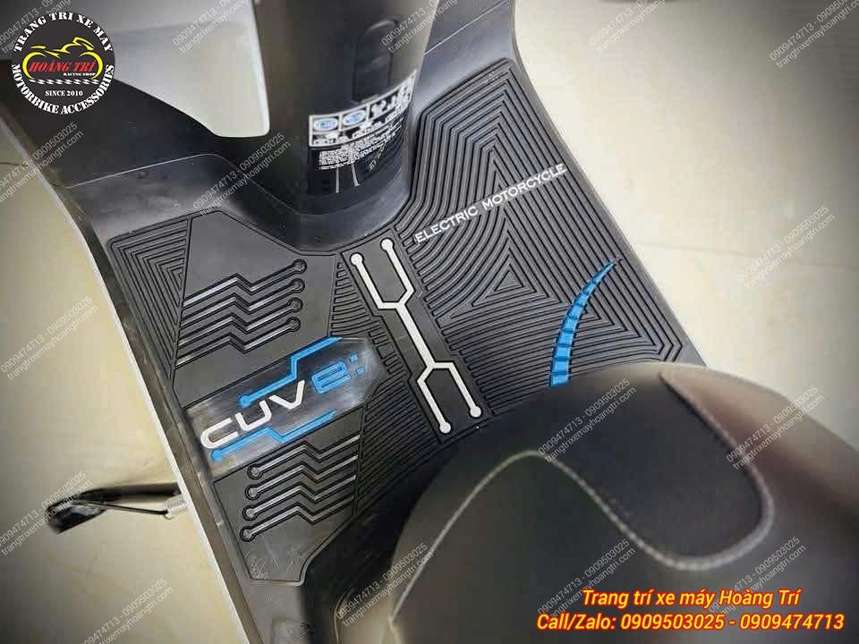 Cận cảnh thảm để chân Honda CUV e chống bẩn, chống trầy xước vị trí sàn xe