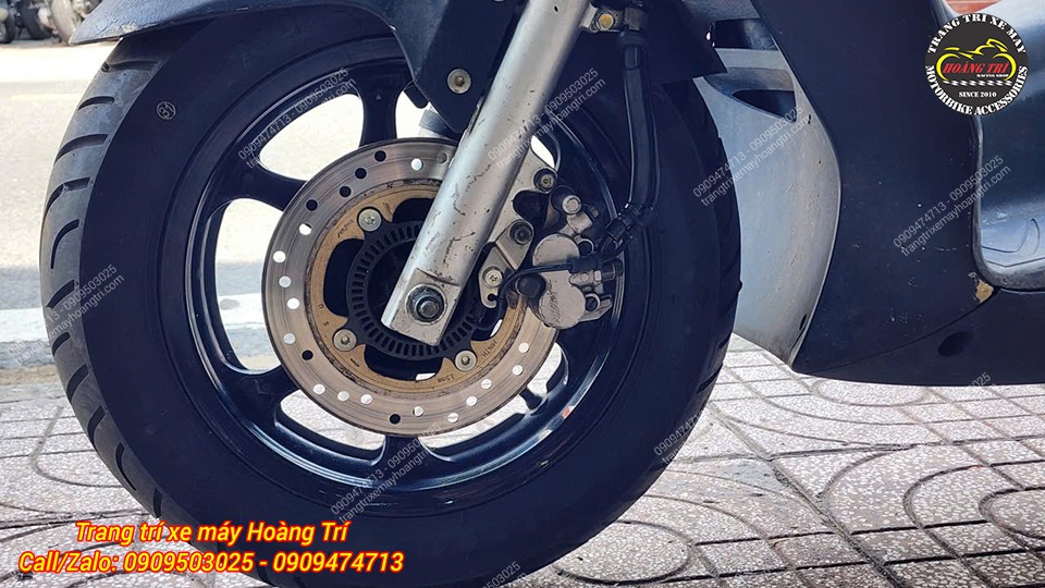 Chi tiết đĩa thắng và heo dầu trước Dylan sau khi nâng cấp ABS chính hãng