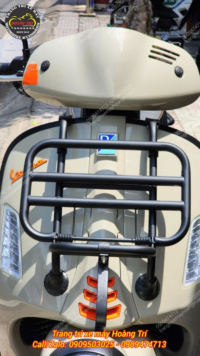 Cận cảnh baga trước Vespa GTS hoàn thiện chắc chắn với thiết kế đậm chất Ý