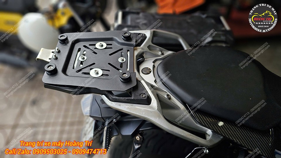Baga sau chuyên dụng BMW S1000XR hoàn thiện chắc chắn, sẵn sàng lắp thùng RaBo Music