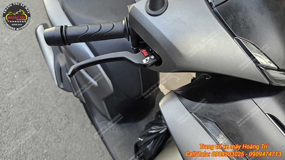 Cận cảnh tay thắng Racing Boy E2 lắp trên SH với núm chỉnh cự ly tay thắng tiện lợi