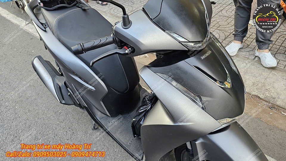 Tay thắng Racing Boy E2 sau khi nâng cấp hài hòa cùng thiết kế SH