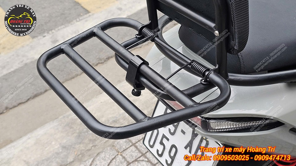 Mặt baga rộng rãi hỗ trợ để túi hành lý hoặc trang bị thùng sau cũng rất tiện lợi