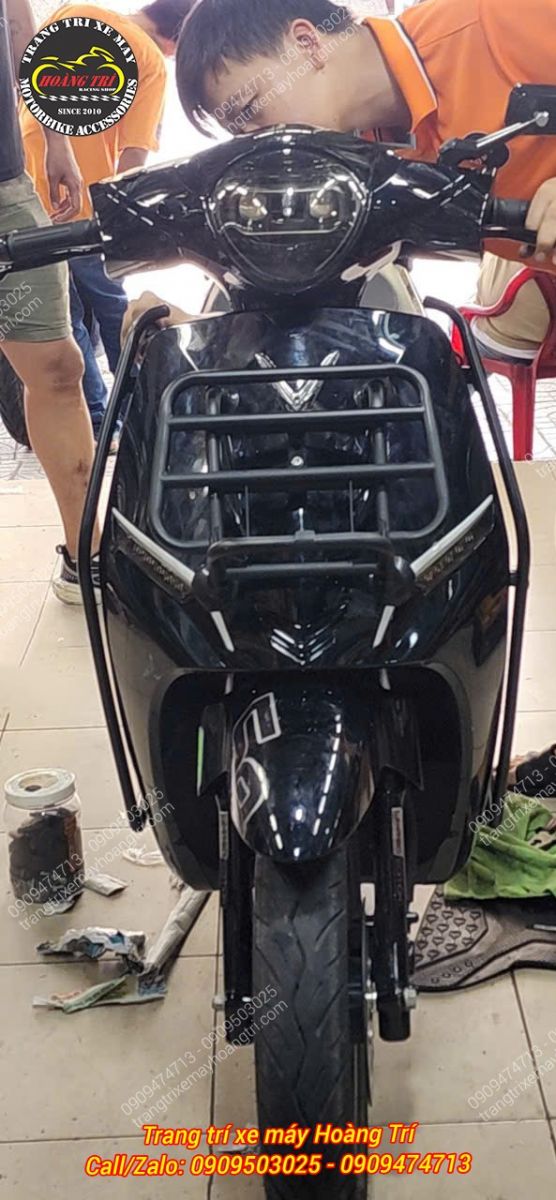Quá trình lắp đặt baga trước kiểu Vespa cho Feliz với pát cố định chắc chắn