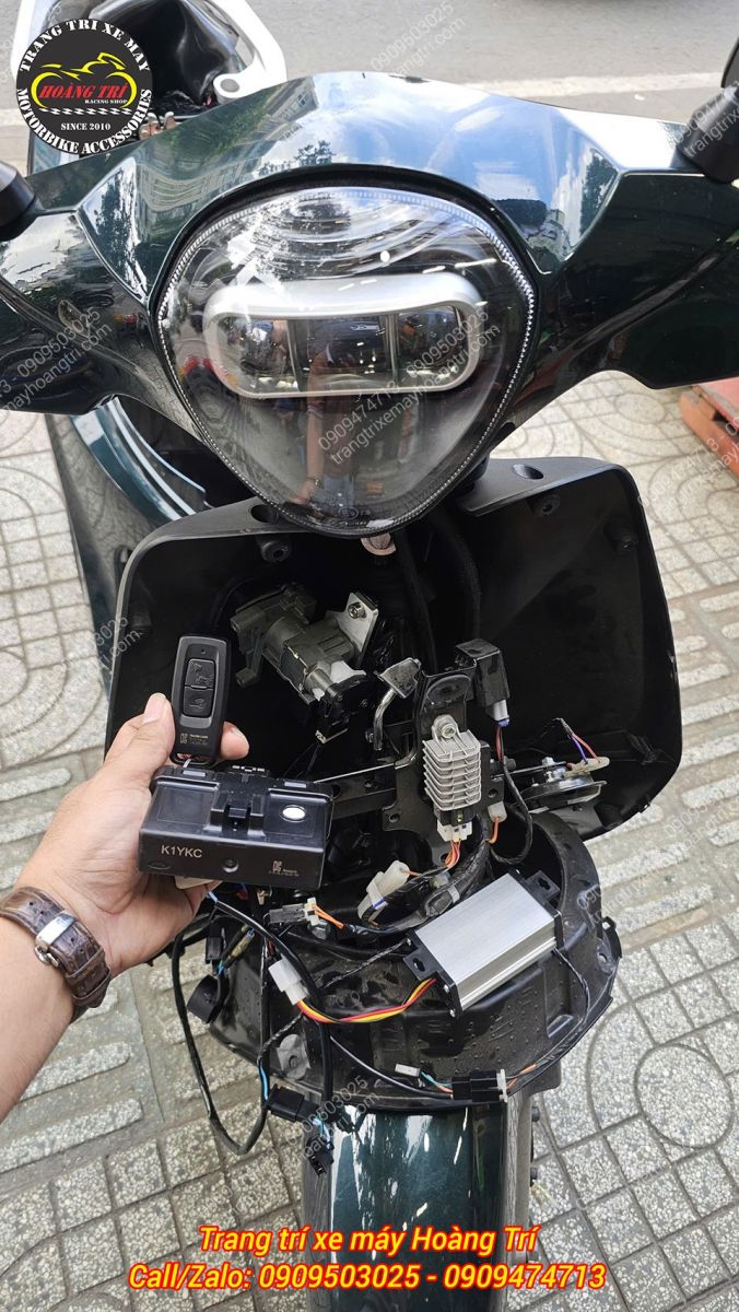 Trên tay remote và ECU bộ điều khiển Smartkey Honda nhỏ gọn và hiện đại