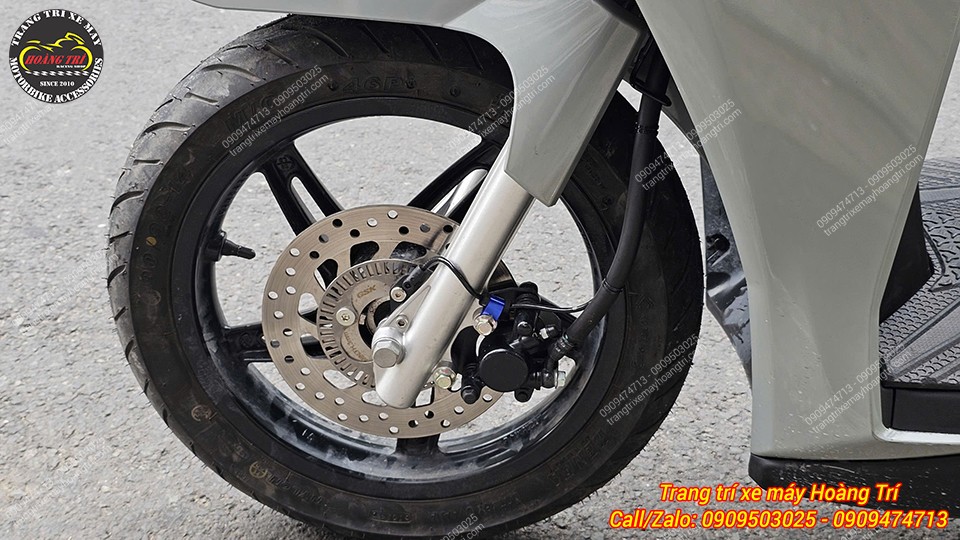 Góc cận cảnh hệ thống ABS sau nâng cấp trên xe máy điện VinFast Viper