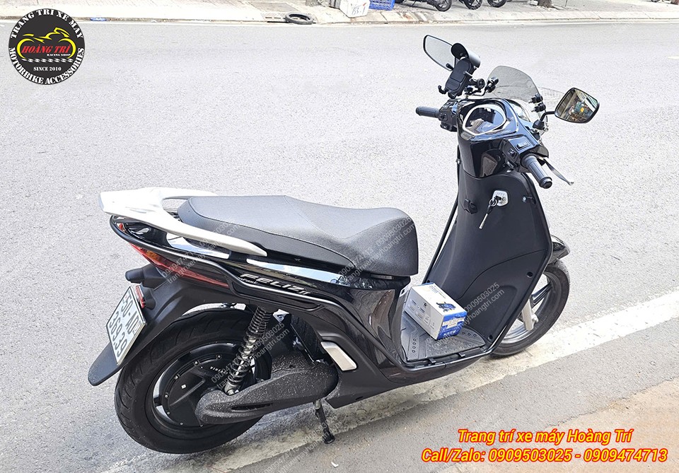 Góc nhìn phía sau thể hiện vị trí lắp đặt FRX TQ-062 hài hòa trên xe