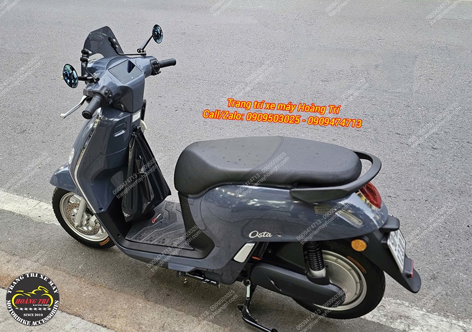 Toàn cảnh Yadea Osta sau nâng cấp kính chắn gió thêm phần hiện đại