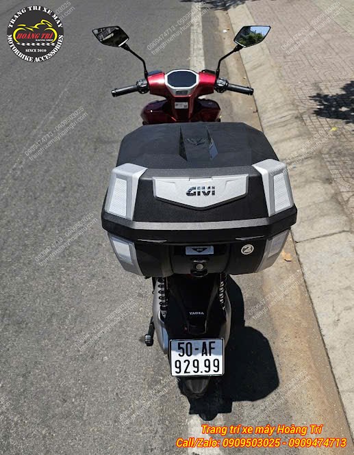 Thùng Givi B42N chính hãng dung tích lớn tạo điểm nhấn nổi bật cho Velax U