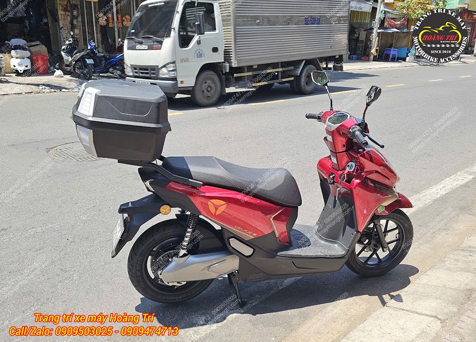 Yadea Velax U với baga và thùng Givi chính hãng, tăng tiện ích sử dụng hàng ngày