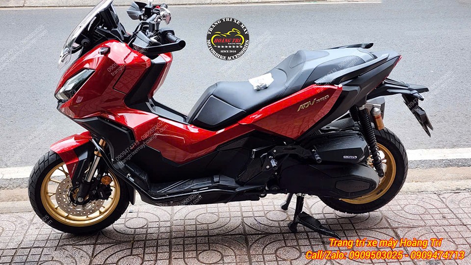 Gác chân phụ HTR giúp Honda ADV 350 tăng tiện ích sử dụng, giữ vẻ đẹp nguyên bản và hiện đại
