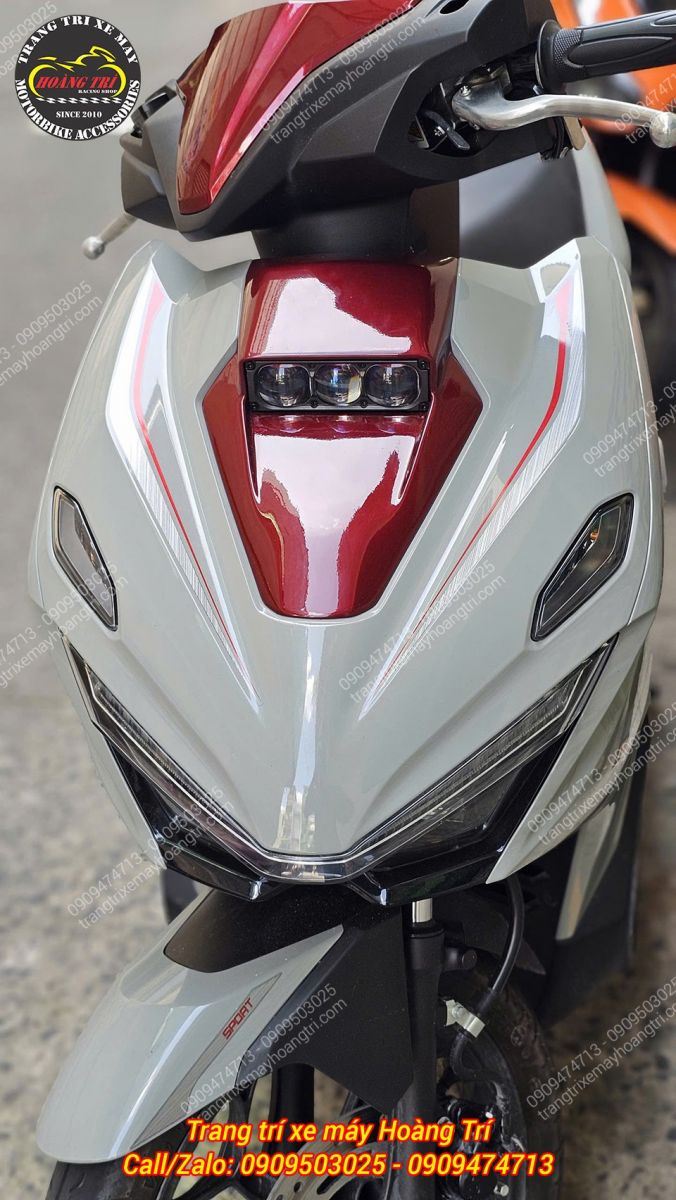 Cận cảnh mặt nạ Honda Airblade 2026 nổi bật với đèn trợ sáng Aozoom Extra 3 tích hợp gọn gàng