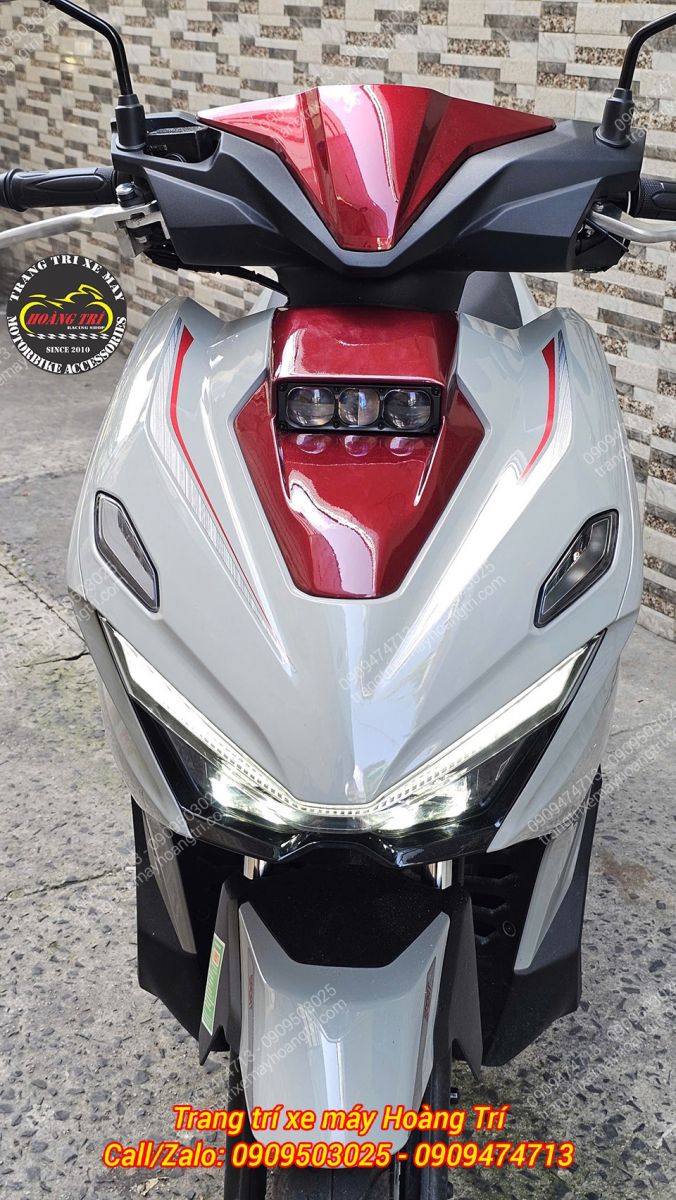 Trực diện Honda Airblade 2026 với đèn trợ sáng Aozoom Extra 3 tạo điểm nhấn nổi bật cho đầu xe
