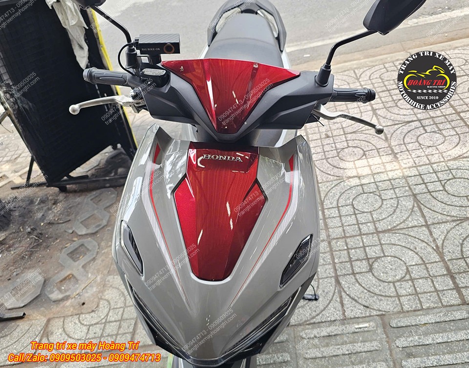 Trước khi Airblade 2026 nâng cấp đèn trợ sáng Aozoom Extra 3 trên mặt nạ