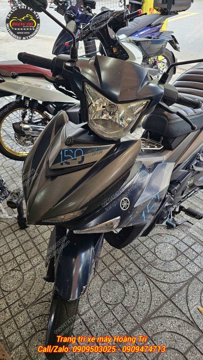 Exciter 2017 sau nâng cấp đồng hồ Sum Racing Plus 2025 vẫn giữ nguyên thiết kế đầu đèn
