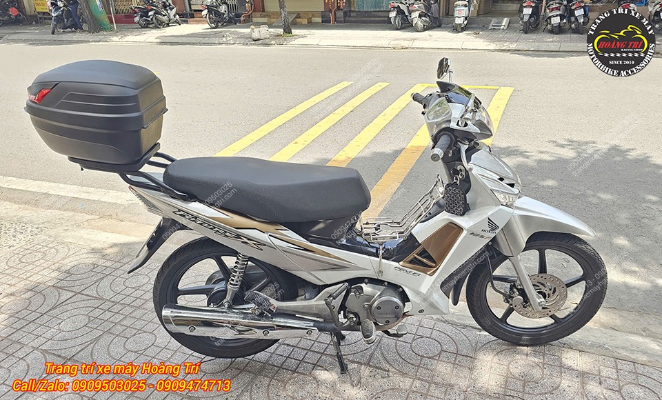Honda Future X nâng cấp nhiều phụ kiện hữu ích, mang đến diện mạo hiện đại và tiện nghi hơn