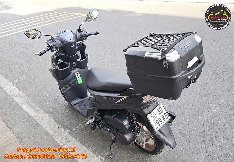 Yamaha Gear tiện dụng hơn sau khi nâng cấp baga sau kết hợp thùng Givi B33NTM-ADV