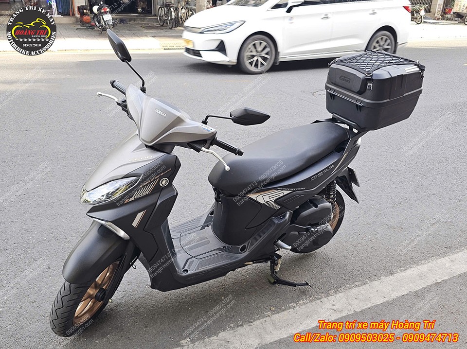 Yamaha Gear hoàn thiện bộ phụ kiện gồm thùng Givi B33NTM-ADV, baga sau và gác chân phụ