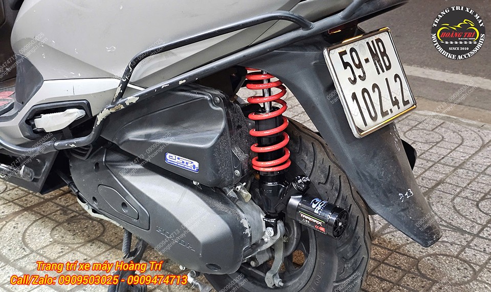 Cận cảnh phuộc Racing Boy Tarmax Lead 2022 có bình dầu nổi bật, tăng khả năng giảm xóc và ổn định