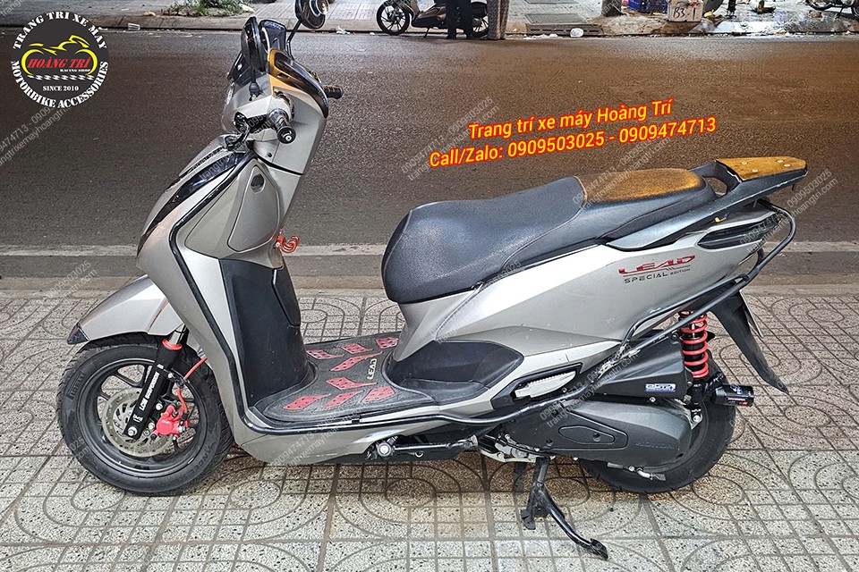 Anh khách còn nâng cấp thêm phuộc sau RCB Tarmax cho xe Honda Lead 2022 CBS