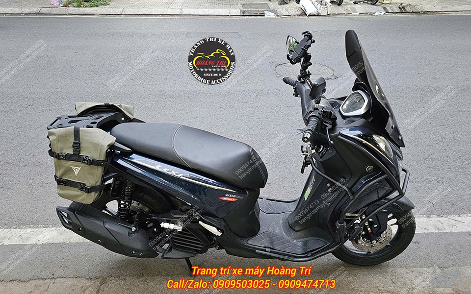 Baga sau nhôm đúc Yamaha Lexi 155 tạo điểm tựa chắc chắn khi kết hợp baga hông và túi Motowolf